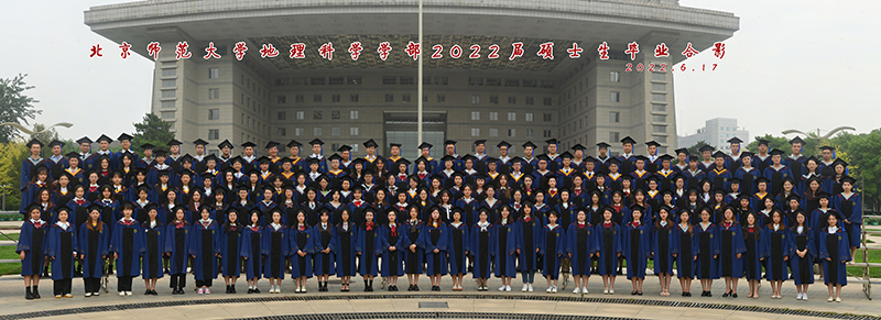 2022届-硕士生合影.jpg